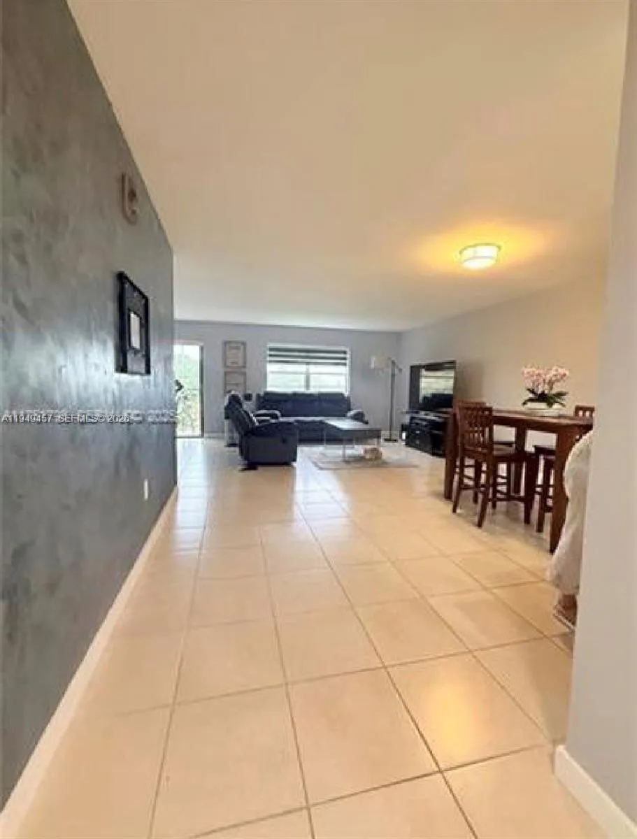 8931 N New River Canal Rd 4c, Plantation, Florida, Plantation, Florida 33324, 2 Bedrooms Bedrooms, ,2 BathroomsBathrooms,Residential,For Sale,8931 N New River Canal Rd 4c, Plantation, Florida ,A11949457