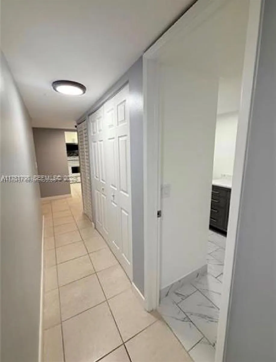 8931 N New River Canal Rd 4c, Plantation, Florida, Plantation, Florida 33324, 2 Bedrooms Bedrooms, ,2 BathroomsBathrooms,Residential,For Sale,8931 N New River Canal Rd 4c, Plantation, Florida ,A11949457