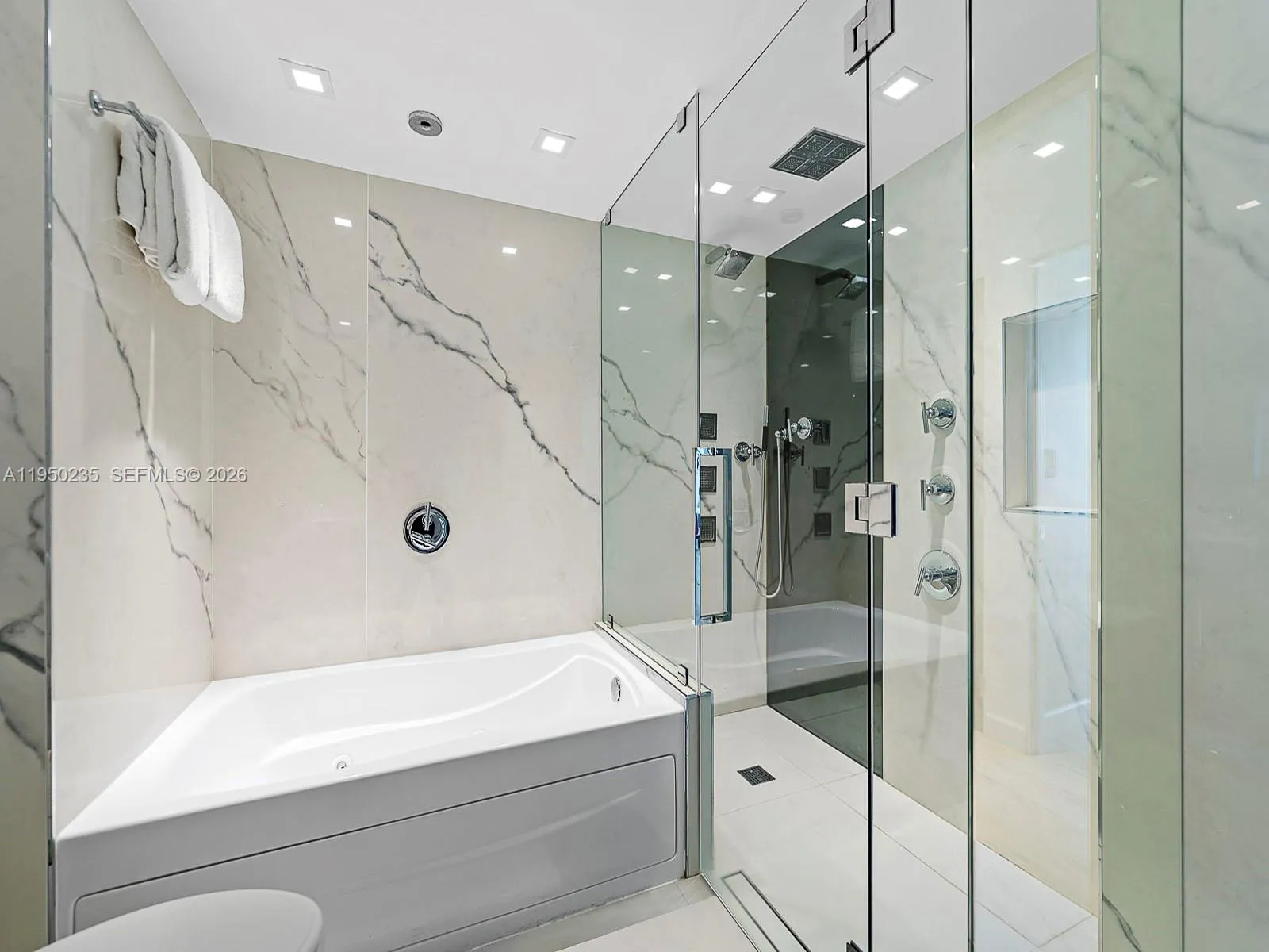 500 Brickell Ave 2203, Miami, Florida 33131, Miami, Florida 33131, 1 Bedroom Bedrooms, ,1 BathroomBathrooms,Residential,For Sale,500 Brickell Ave 2203, Miami, Florida 33131,A11950235