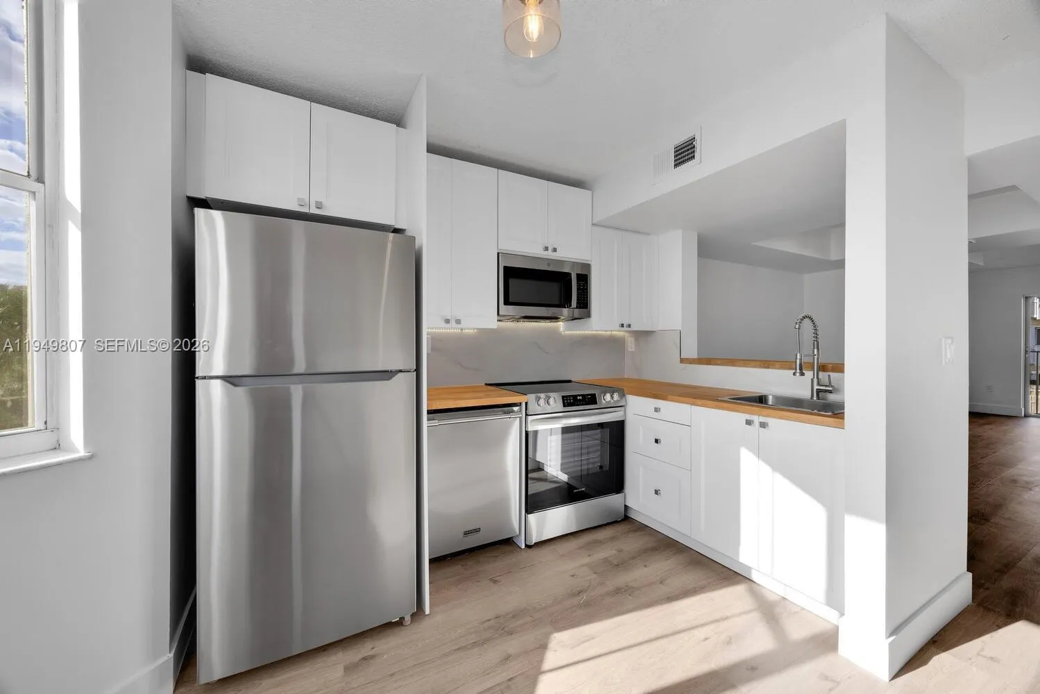 390 Nw 86th Ct 803, Miami, Florida 33126, Miami, Florida 33126, 3 Bedrooms Bedrooms, ,2 BathroomsBathrooms,Residential,For Sale,390 Nw 86th Ct 803, Miami, Florida 33126,A11949807