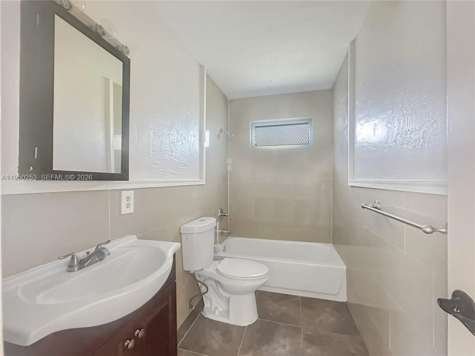 11330 Sw 207th Dr Left, Miami, Florida 33189, Miami, Florida 33189, 2 Bedrooms Bedrooms, ,1 BathroomBathrooms,Residential Lease,For Rent,11330 Sw 207th Dr Left, Miami, Florida 33189,A11950253