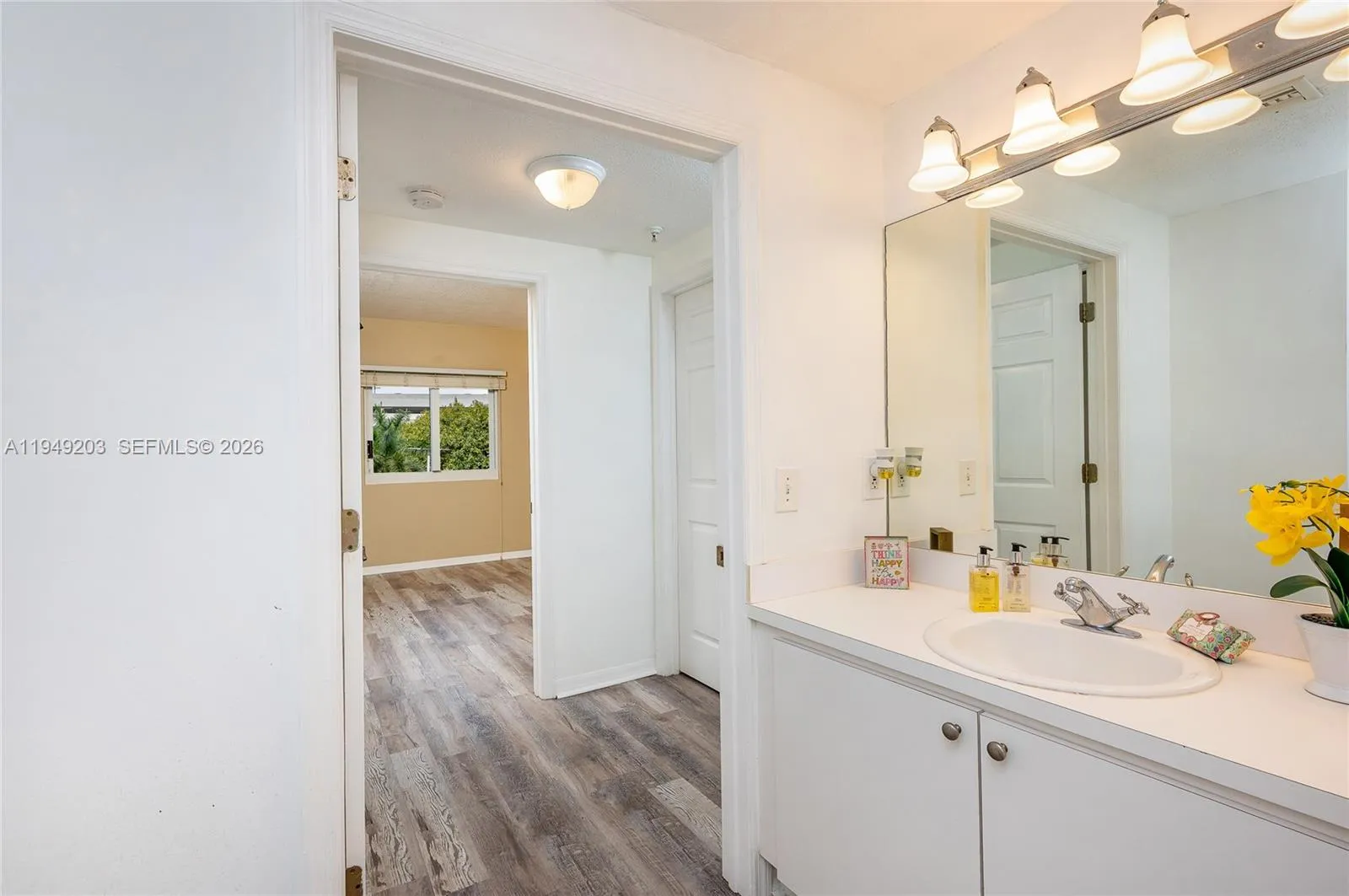 3500 Coral Way 414, Miami, Florida 33145, Miami, Florida 33145, 1 Bedroom Bedrooms, ,1 BathroomBathrooms,Residential Lease,For Rent,3500 Coral Way 414, Miami, Florida 33145,A11949203
