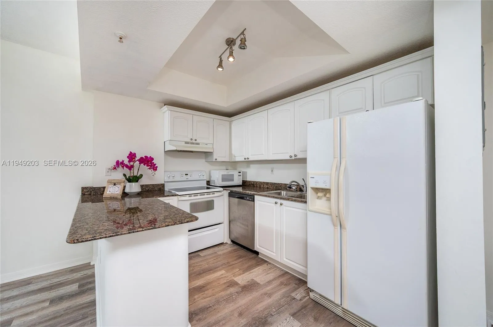 3500 Coral Way 414, Miami, Florida 33145, Miami, Florida 33145, 1 Bedroom Bedrooms, ,1 BathroomBathrooms,Residential Lease,For Rent,3500 Coral Way 414, Miami, Florida 33145,A11949203