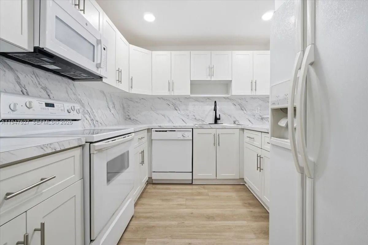 6960 Miami Gardens Dr 2-124, Hialeah, Florida 3301, Hialeah, Florida 33015, 2 Bedrooms Bedrooms, ,1 BathroomBathrooms,Residential,For Sale,6960 Miami Gardens Dr 2-124, Hialeah, Florida 3301,A11947527
