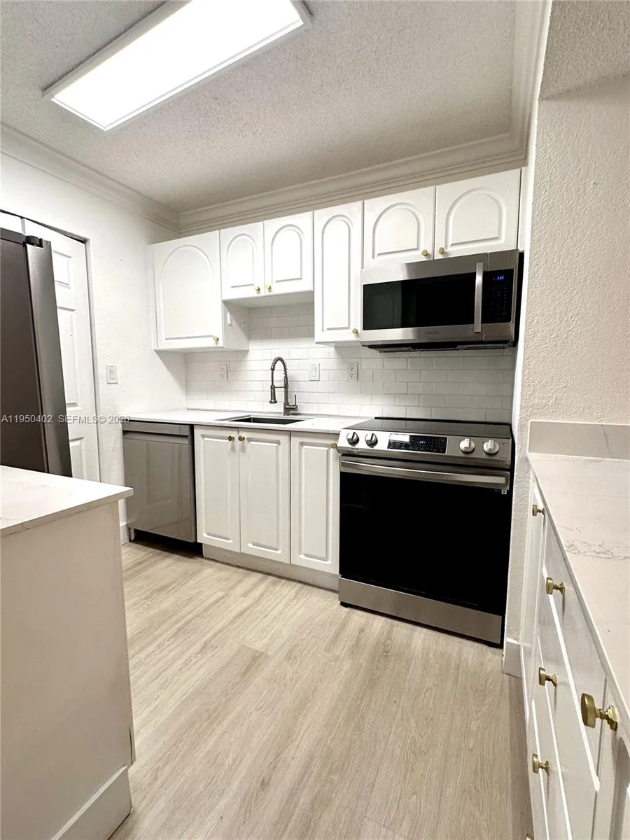 10795 Sw 108th Ave 304, Miami, Florida 33176, Miami, Florida 33176, 2 Bedrooms Bedrooms, ,2 BathroomsBathrooms,Residential Lease,For Rent,10795 Sw 108th Ave 304, Miami, Florida 33176,A11950402