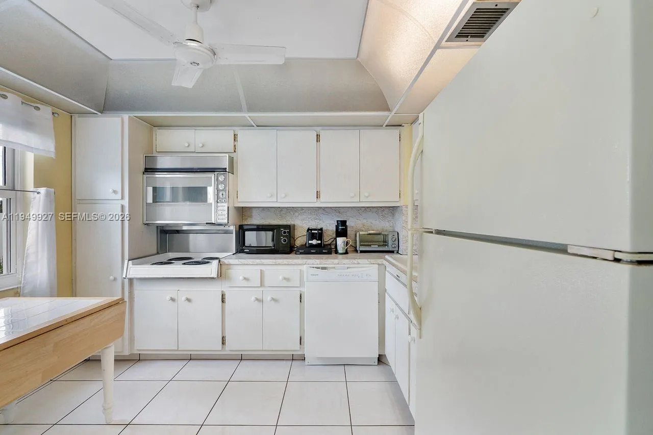 201 N Ocean Blvd 112, Pompano Beach, Florida 33062, Pompano Beach, Florida 33062, 2 Bedrooms Bedrooms, ,2 BathroomsBathrooms,Residential,For Sale,201 N Ocean Blvd 112, Pompano Beach, Florida 33062,A11949927