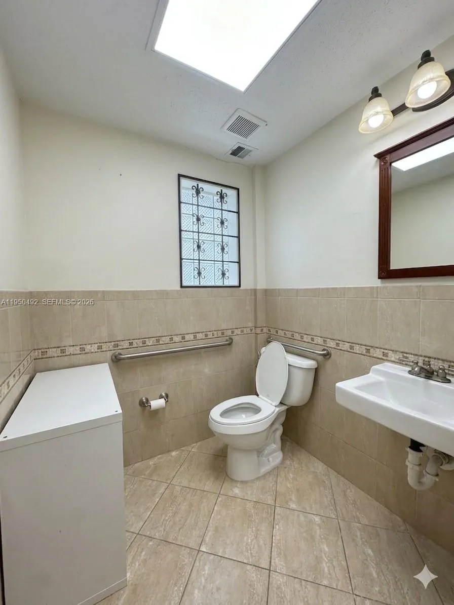 2215 S Federal Hwy 2223, Fort Lauderdale, Florida, Fort Lauderdale, Florida 33316, ,Commercial Lease,For Rent,2215 S Federal Hwy 2223, Fort Lauderdale, Florida ,A11950492