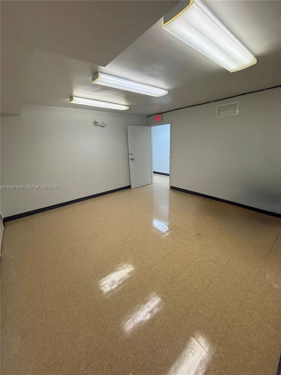 262 Miracle Mile, Coral Gables, Florida 33134, Coral Gables, Florida 33134, ,Commercial Lease,For Rent,262 Miracle Mile, Coral Gables, Florida 33134,A11947505