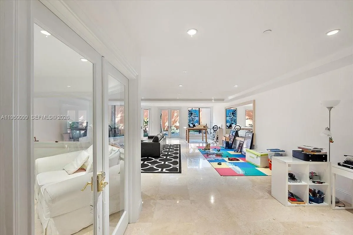 3471 Main Hwy 1240, Miami, Florida 33133, Miami, Florida 33133, 4 Bedrooms Bedrooms, ,4 BathroomsBathrooms,Residential,For Sale,3471 Main Hwy 1240, Miami, Florida 33133,A11950099