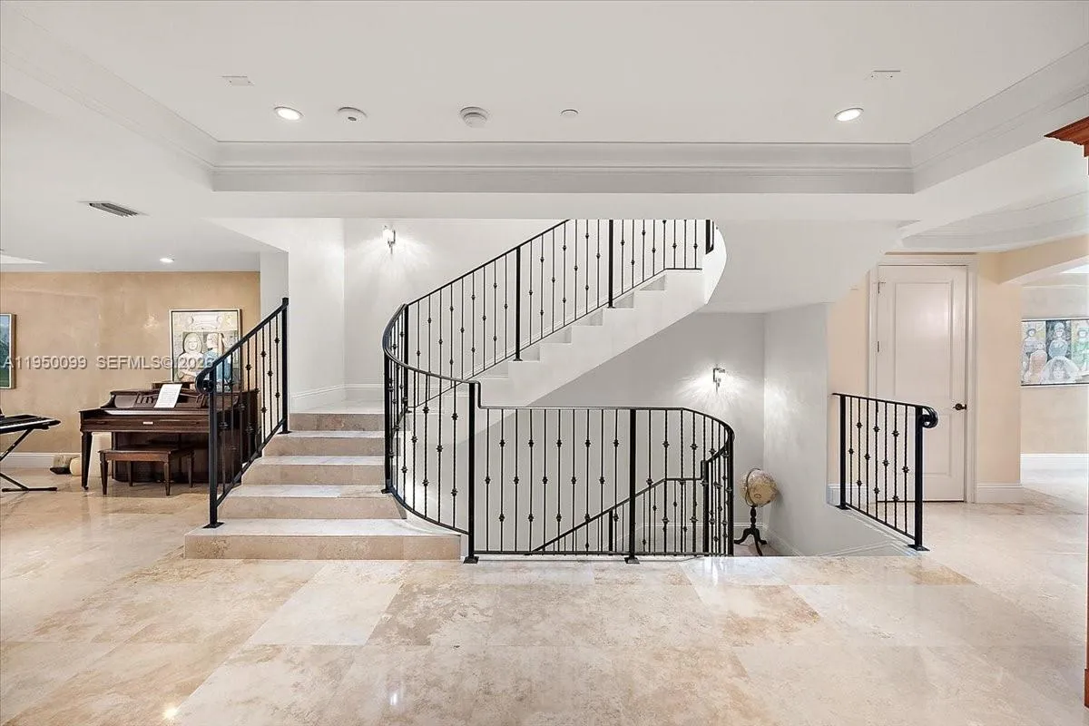 3471 Main Hwy 1240, Miami, Florida 33133, Miami, Florida 33133, 4 Bedrooms Bedrooms, ,4 BathroomsBathrooms,Residential,For Sale,3471 Main Hwy 1240, Miami, Florida 33133,A11950099