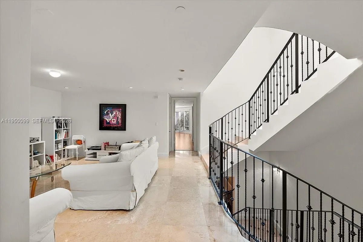 3471 Main Hwy 1240, Miami, Florida 33133, Miami, Florida 33133, 4 Bedrooms Bedrooms, ,4 BathroomsBathrooms,Residential,For Sale,3471 Main Hwy 1240, Miami, Florida 33133,A11950099