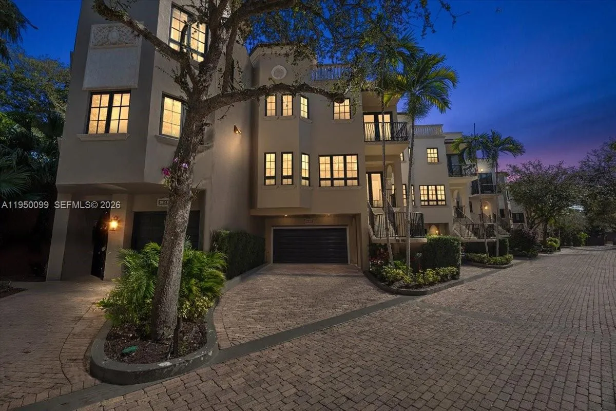 3471 Main Hwy 1240, Miami, Florida 33133, Miami, Florida 33133, 4 Bedrooms Bedrooms, ,4 BathroomsBathrooms,Residential,For Sale,3471 Main Hwy 1240, Miami, Florida 33133,A11950099