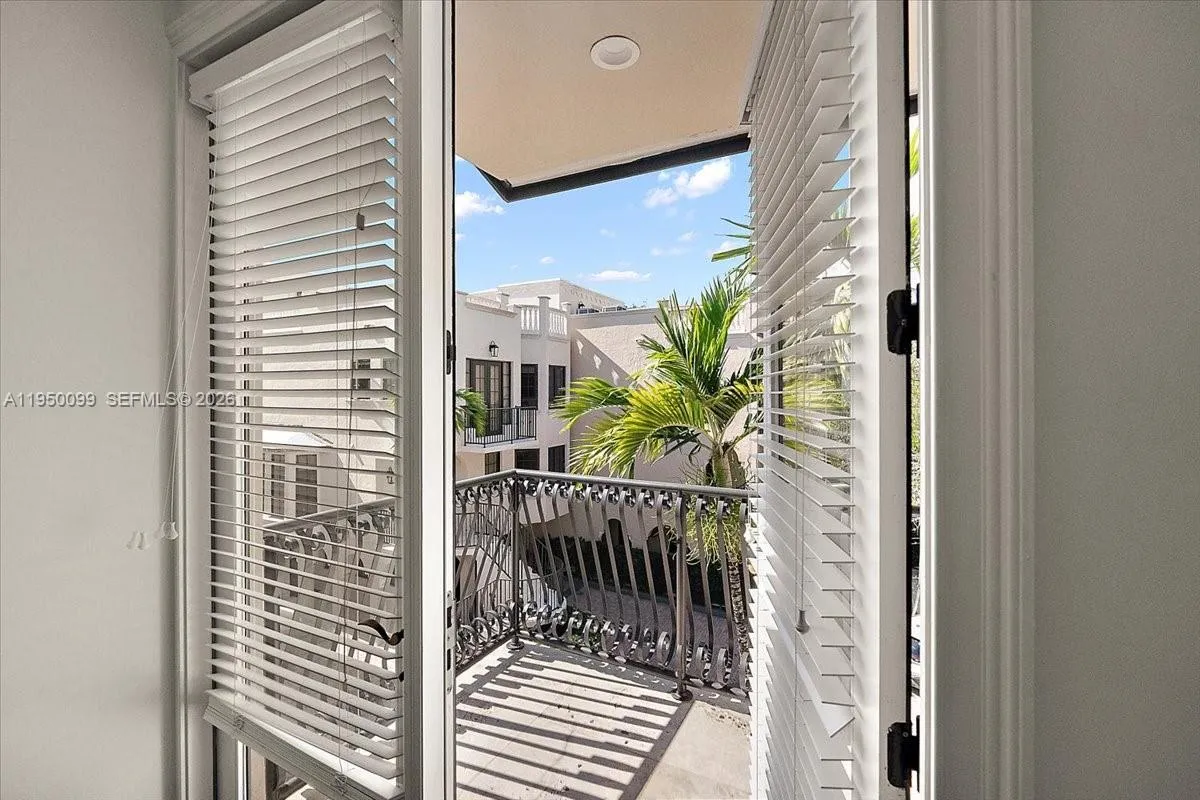 3471 Main Hwy 1240, Miami, Florida 33133, Miami, Florida 33133, 4 Bedrooms Bedrooms, ,4 BathroomsBathrooms,Residential,For Sale,3471 Main Hwy 1240, Miami, Florida 33133,A11950099