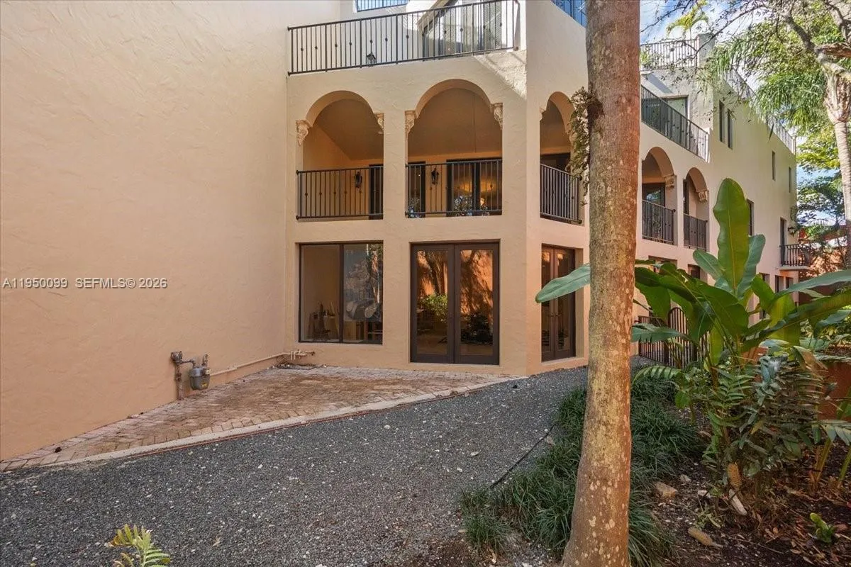 3471 Main Hwy 1240, Miami, Florida 33133, Miami, Florida 33133, 4 Bedrooms Bedrooms, ,4 BathroomsBathrooms,Residential,For Sale,3471 Main Hwy 1240, Miami, Florida 33133,A11950099