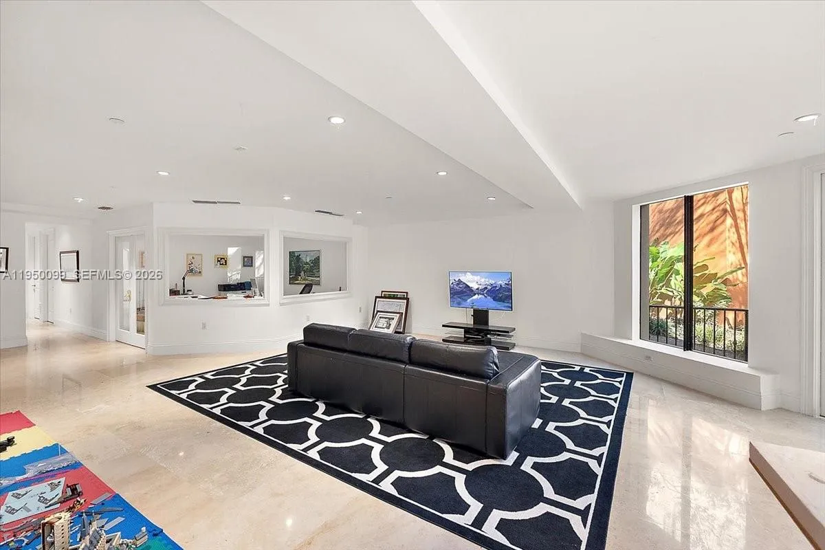 3471 Main Hwy 1240, Miami, Florida 33133, Miami, Florida 33133, 4 Bedrooms Bedrooms, ,4 BathroomsBathrooms,Residential,For Sale,3471 Main Hwy 1240, Miami, Florida 33133,A11950099