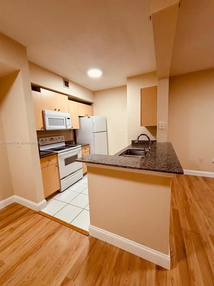 2548 Centergate Dr 203, Miramar, Florida 33025, Miramar, Florida 33025, 1 Bedroom Bedrooms, ,1 BathroomBathrooms,Residential Lease,For Rent,2548 Centergate Dr 203, Miramar, Florida 33025,A11944768
