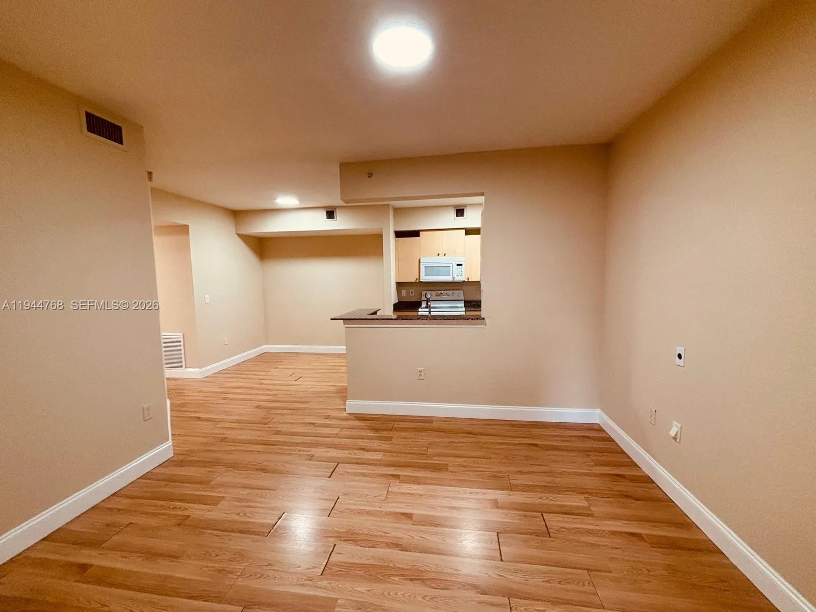 2548 Centergate Dr 203, Miramar, Florida 33025, Miramar, Florida 33025, 1 Bedroom Bedrooms, ,1 BathroomBathrooms,Residential Lease,For Rent,2548 Centergate Dr 203, Miramar, Florida 33025,A11944768