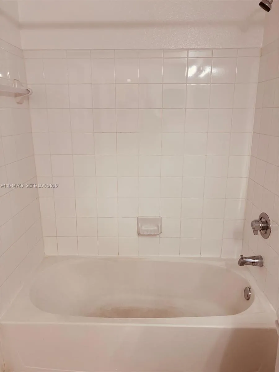 2548 Centergate Dr 203, Miramar, Florida 33025, Miramar, Florida 33025, 1 Bedroom Bedrooms, ,1 BathroomBathrooms,Residential Lease,For Rent,2548 Centergate Dr 203, Miramar, Florida 33025,A11944768