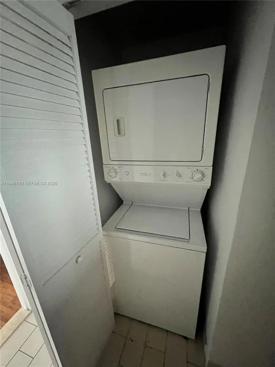 79 Sw 12th St 3008-s, Miami, Florida 33130, Miami, Florida 33130, 1 Bedroom Bedrooms, ,1 BathroomBathrooms,Residential Lease,For Rent,79 Sw 12th St 3008-s, Miami, Florida 33130,A11948179