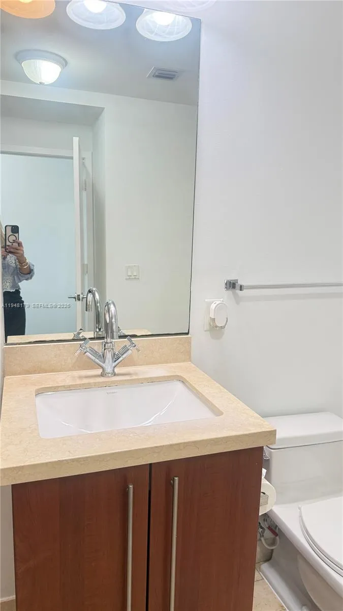 79 Sw 12th St 3008-s, Miami, Florida 33130, Miami, Florida 33130, 1 Bedroom Bedrooms, ,1 BathroomBathrooms,Residential Lease,For Rent,79 Sw 12th St 3008-s, Miami, Florida 33130,A11948179