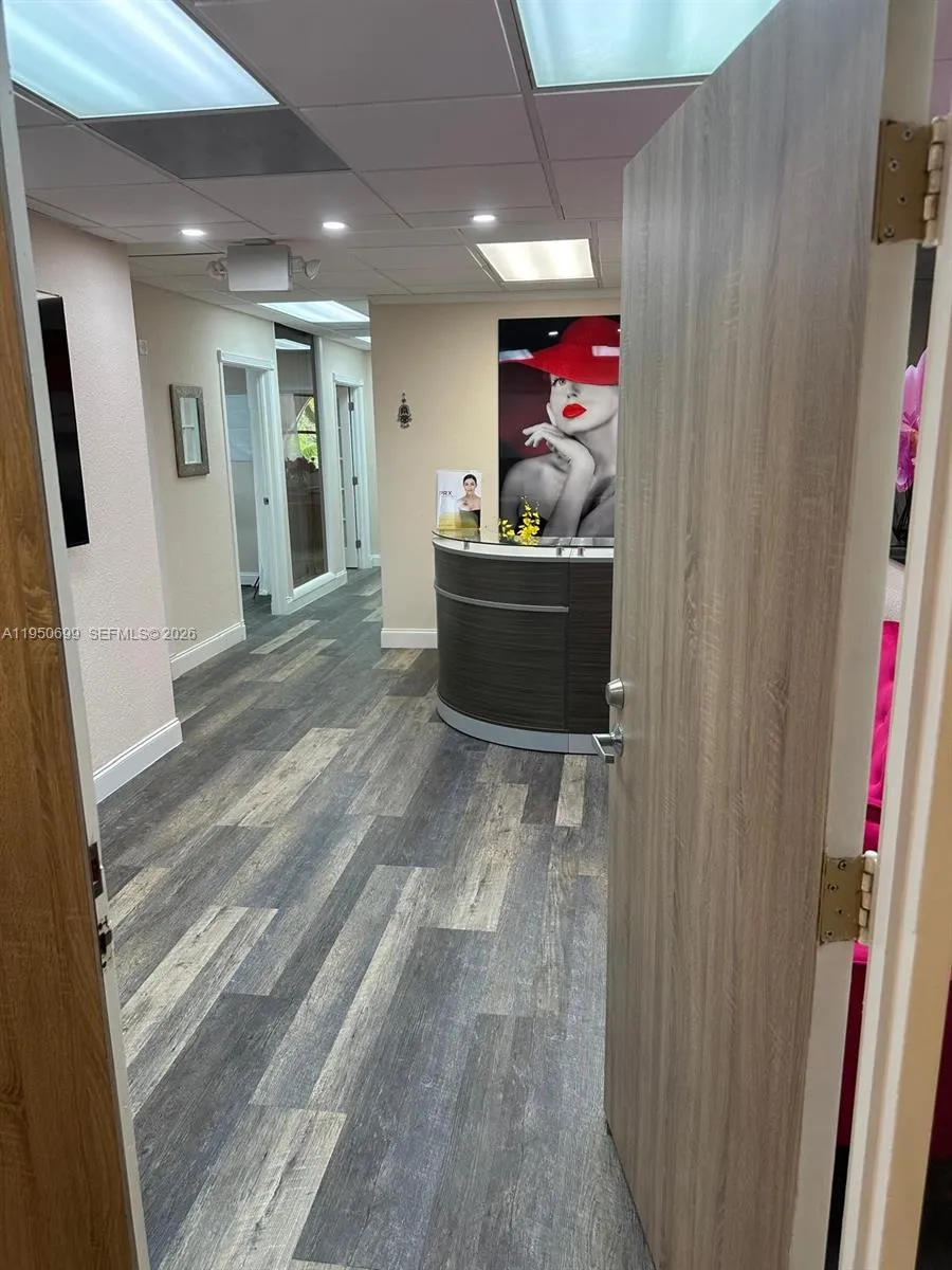 3800 S Ocean Dr 206, Hollywood, Florida 33019, Hollywood, Florida 33019, ,Commercial Sale,For Sale,3800 S Ocean Dr 206, Hollywood, Florida 33019,A11950699