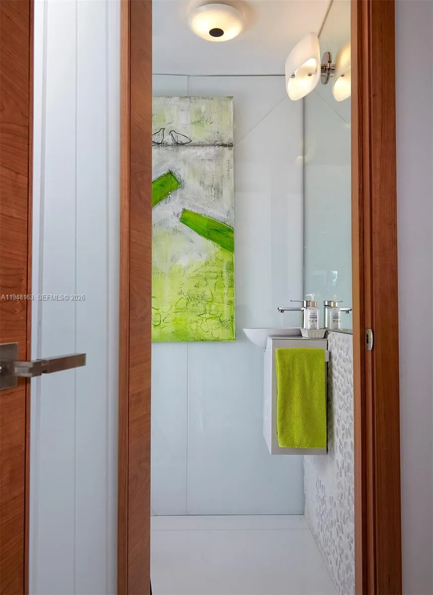 6103 Aqua Ave 105, Miami Beach, Florida 33141, Miami Beach, Florida 33141, 3 Bedrooms Bedrooms, ,3 BathroomsBathrooms,Residential,For Sale,6103 Aqua Ave 105, Miami Beach, Florida 33141,A11948163