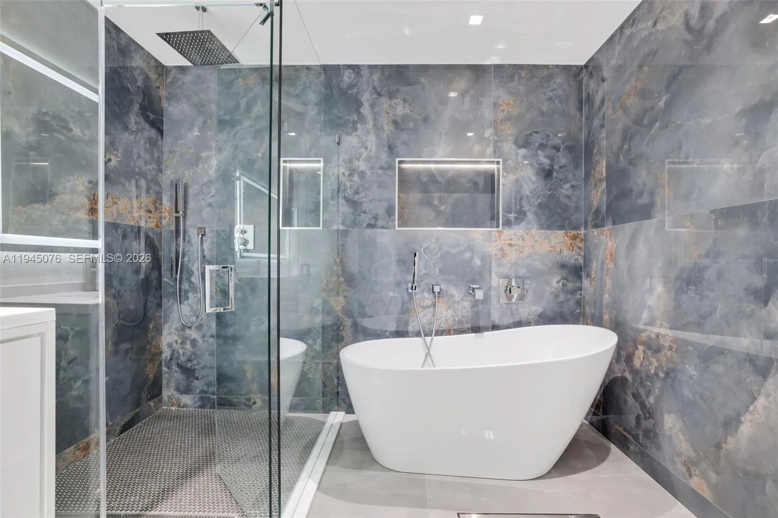 340 Se 13th Ave, Pompano Beach, Florida 33060, Pompano Beach, Florida 33060, 4 Bedrooms Bedrooms, ,3 BathroomsBathrooms,Residential,For Sale,340 Se 13th Ave, Pompano Beach, Florida 33060,A11945076
