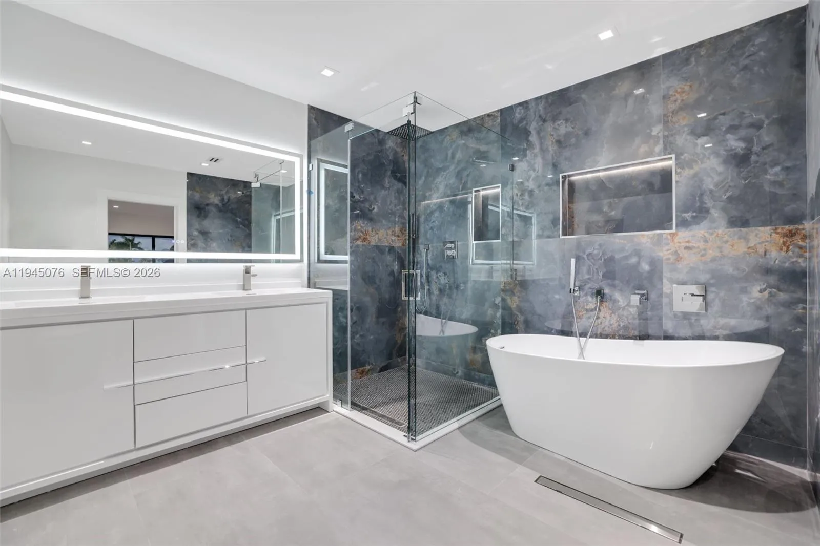 340 Se 13th Ave, Pompano Beach, Florida 33060, Pompano Beach, Florida 33060, 4 Bedrooms Bedrooms, ,3 BathroomsBathrooms,Residential,For Sale,340 Se 13th Ave, Pompano Beach, Florida 33060,A11945076