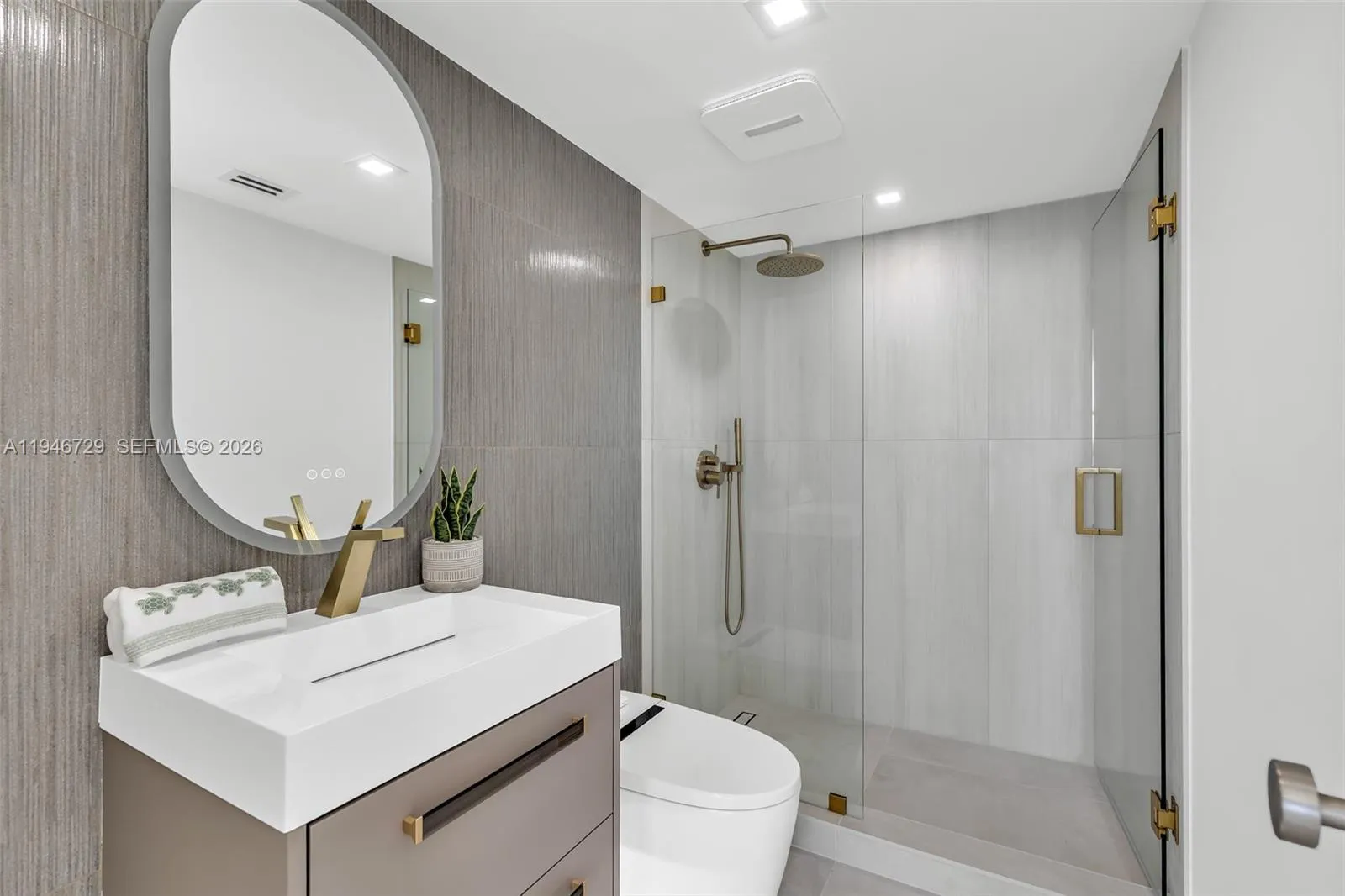 209 N Fort Lauderdale Beach Blvd 6b, Fort Lauderda, Fort Lauderdale, Florida 33304, 2 Bedrooms Bedrooms, ,2 BathroomsBathrooms,Residential,For Sale,209 N Fort Lauderdale Beach Blvd 6b, Fort Lauderda,A11946729