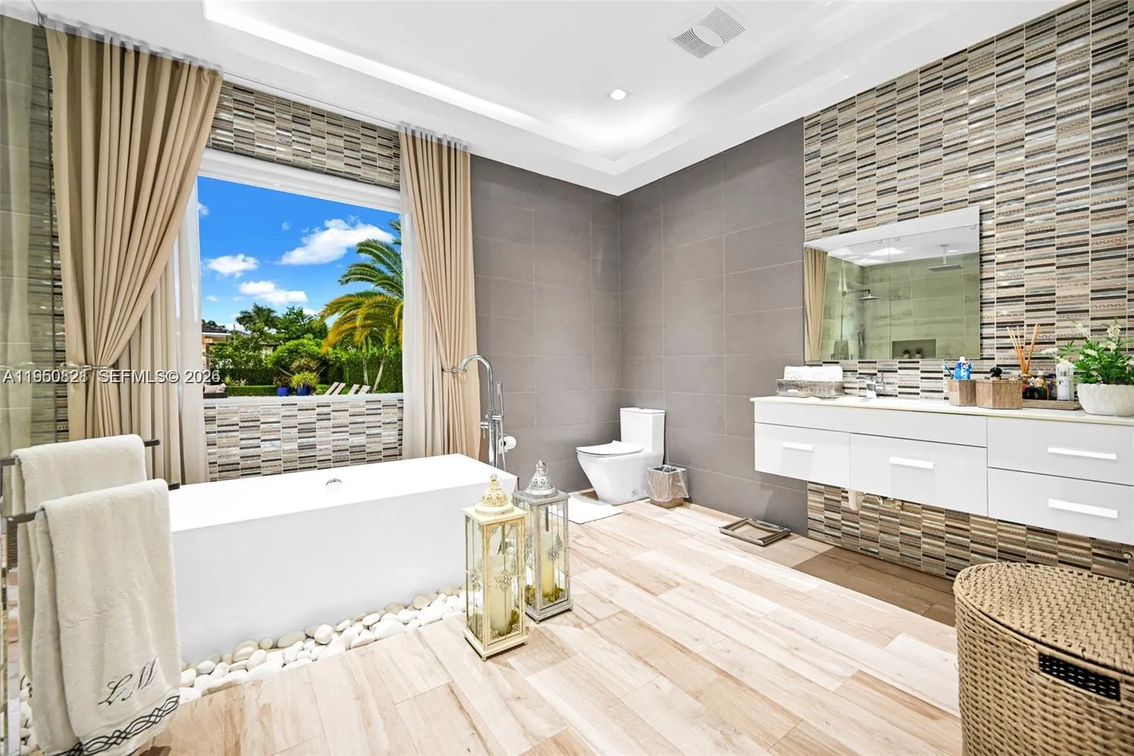 433 Nw 127th Ave, Miami, Florida 33182, Miami, Florida 33182, 5 Bedrooms Bedrooms, ,4 BathroomsBathrooms,Residential,For Sale,433 Nw 127th Ave, Miami, Florida 33182,A11950821