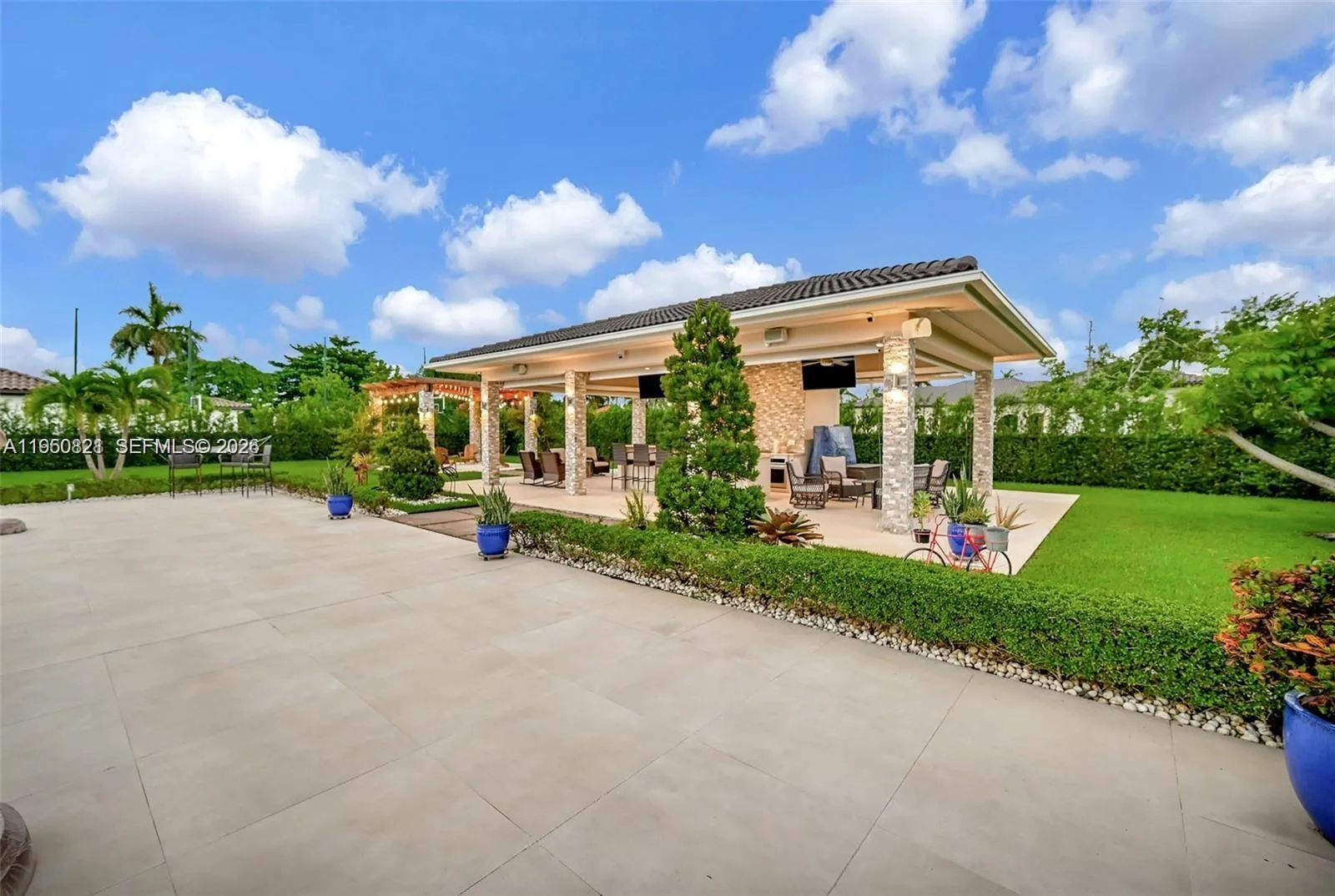 433 Nw 127th Ave, Miami, Florida 33182, Miami, Florida 33182, 5 Bedrooms Bedrooms, ,4 BathroomsBathrooms,Residential,For Sale,433 Nw 127th Ave, Miami, Florida 33182,A11950821