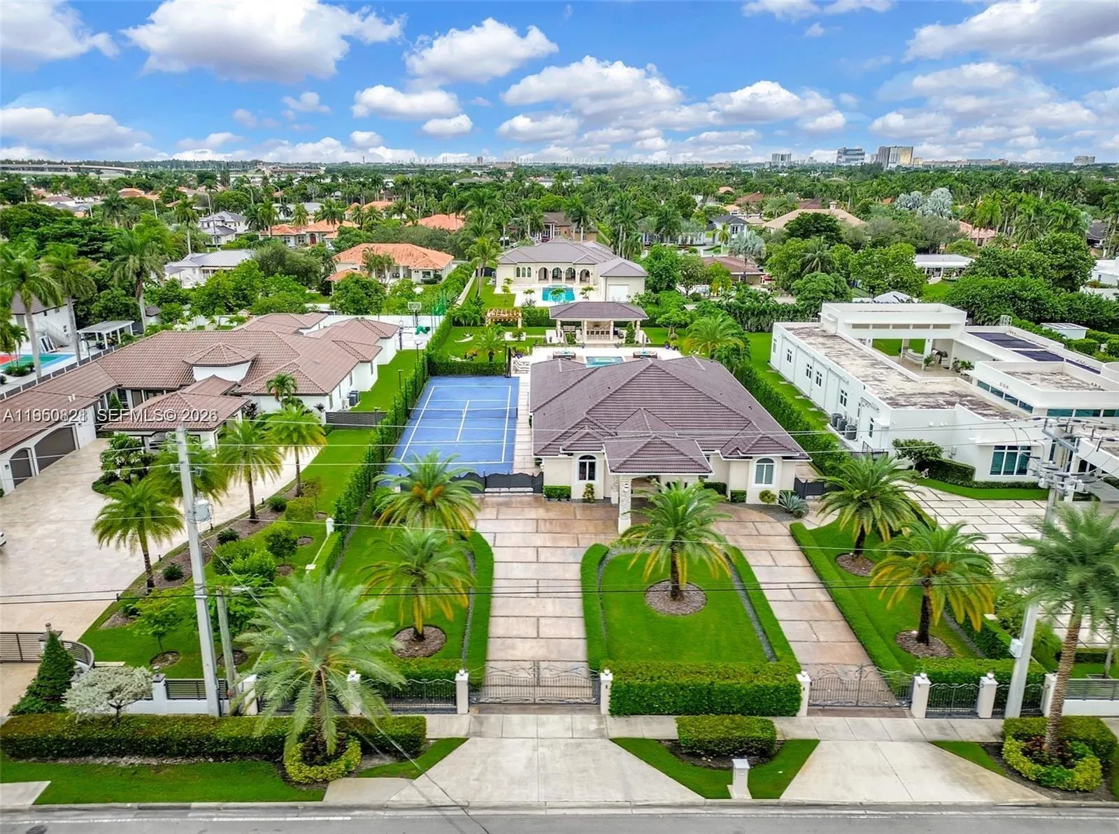 433 Nw 127th Ave, Miami, Florida 33182, Miami, Florida 33182, 5 Bedrooms Bedrooms, ,4 BathroomsBathrooms,Residential,For Sale,433 Nw 127th Ave, Miami, Florida 33182,A11950821