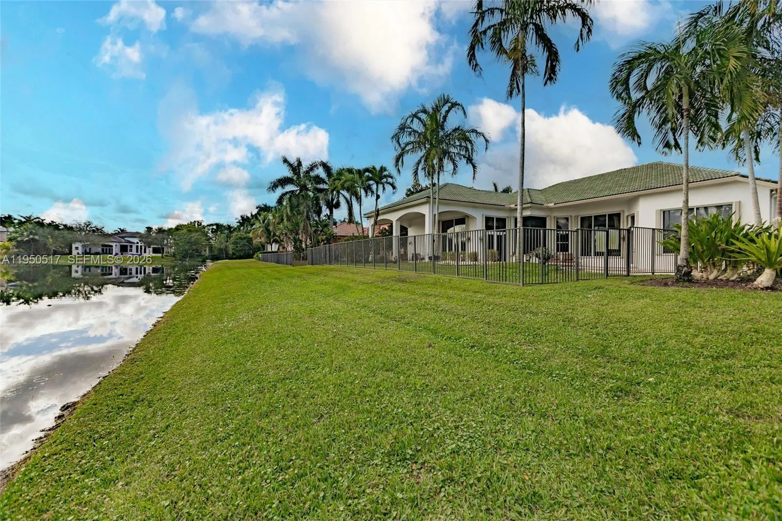 3250 W Stonebrook Cir, Davie, Florida 33330, Davie, Florida 33330, 5 Bedrooms Bedrooms, ,5 BathroomsBathrooms,Residential,For Sale,3250 W Stonebrook Cir, Davie, Florida 33330,A11950517