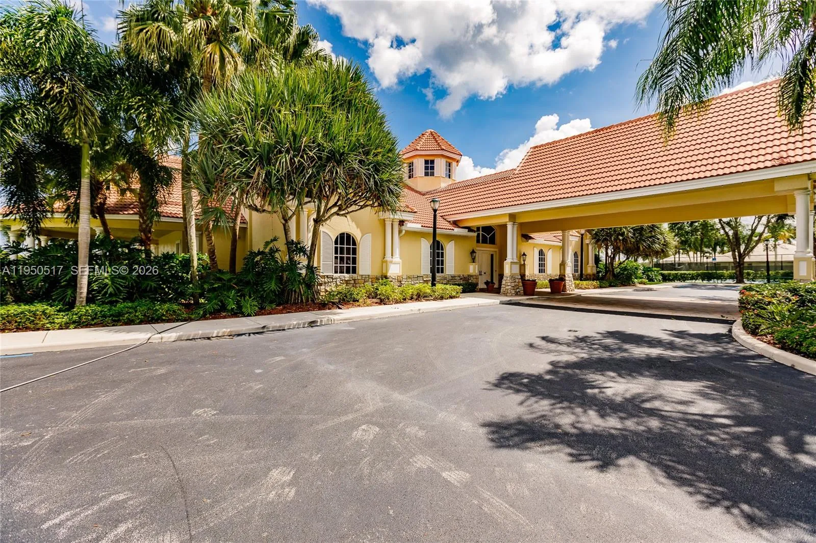 3250 W Stonebrook Cir, Davie, Florida 33330, Davie, Florida 33330, 5 Bedrooms Bedrooms, ,5 BathroomsBathrooms,Residential,For Sale,3250 W Stonebrook Cir, Davie, Florida 33330,A11950517