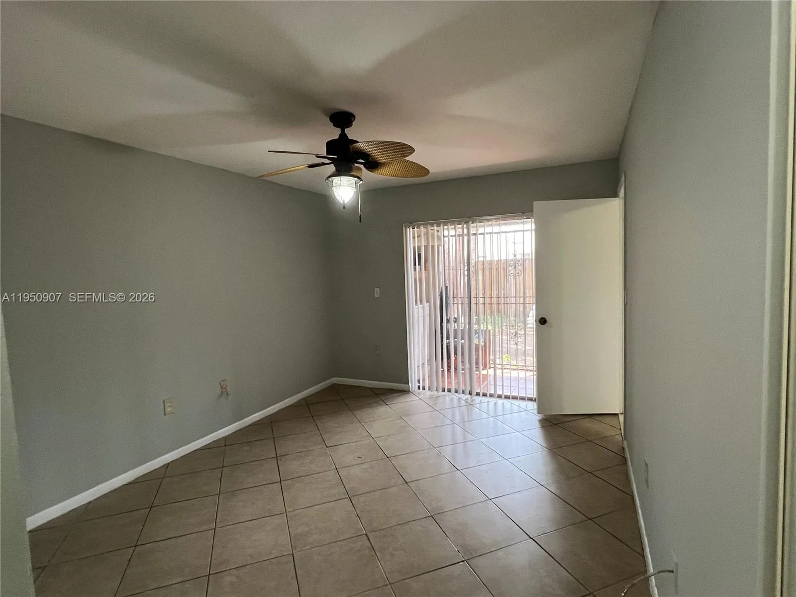 809 Ne 214th Ln 2, Miami, Florida 33179, Miami, Florida 33179, 2 Bedrooms Bedrooms, ,2 BathroomsBathrooms,Residential Lease,For Rent,809 Ne 214th Ln 2, Miami, Florida 33179,A11950907