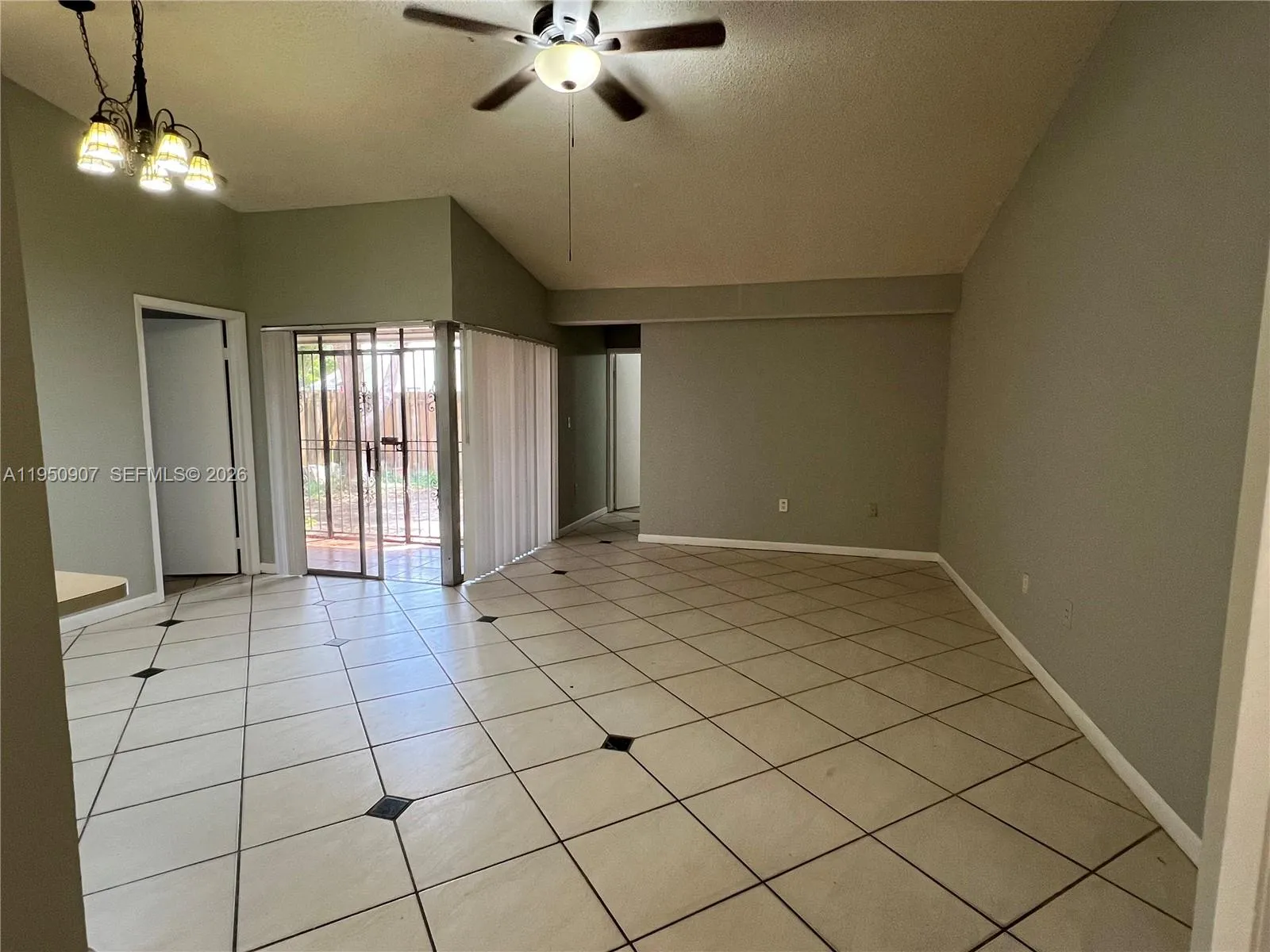 809 Ne 214th Ln 2, Miami, Florida 33179, Miami, Florida 33179, 2 Bedrooms Bedrooms, ,2 BathroomsBathrooms,Residential Lease,For Rent,809 Ne 214th Ln 2, Miami, Florida 33179,A11950907