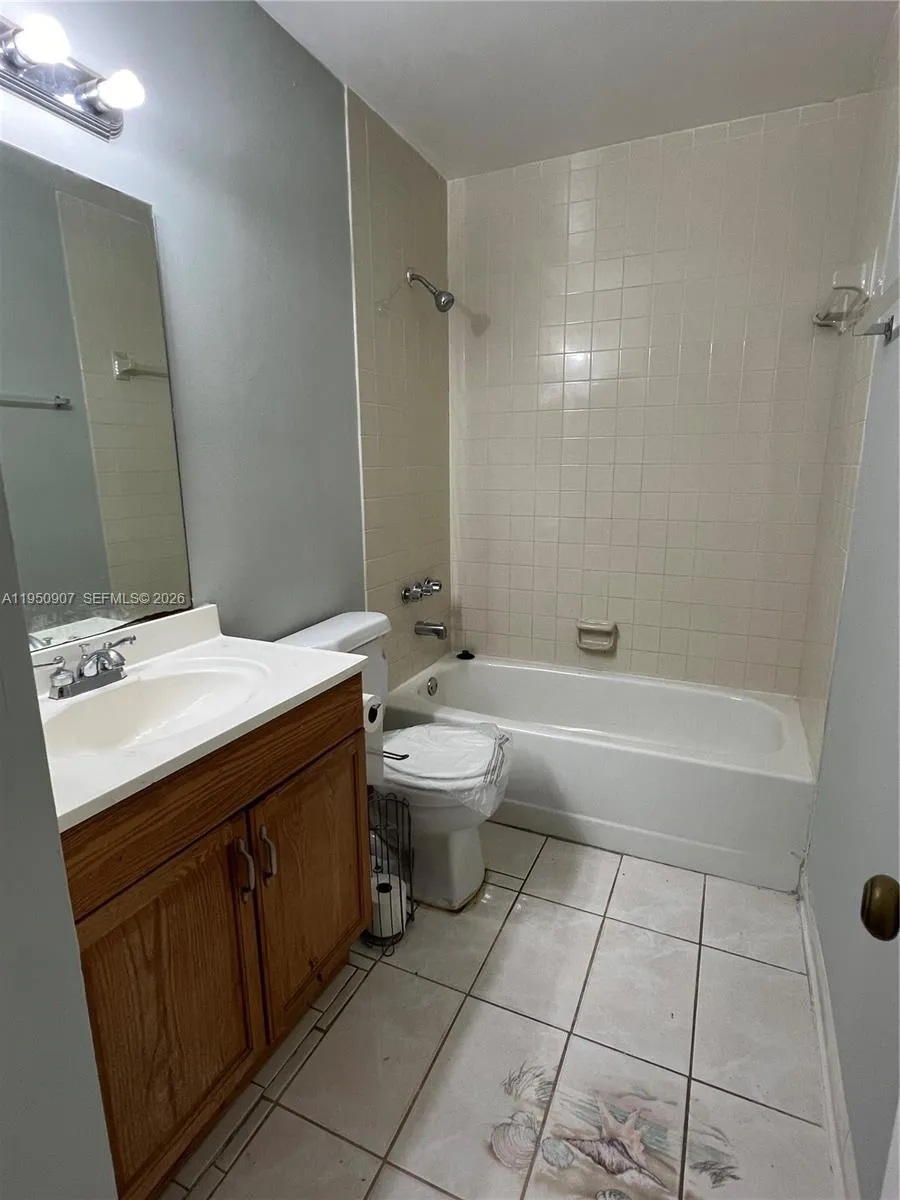 809 Ne 214th Ln 2, Miami, Florida 33179, Miami, Florida 33179, 2 Bedrooms Bedrooms, ,2 BathroomsBathrooms,Residential Lease,For Rent,809 Ne 214th Ln 2, Miami, Florida 33179,A11950907