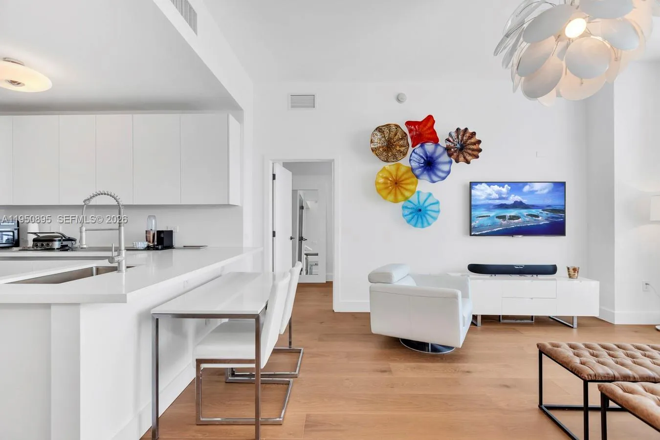 6799 Collins Ave 412, Miami Beach, Florida 33141, Miami Beach, Florida 33141, 2 Bedrooms Bedrooms, ,2 BathroomsBathrooms,Residential Lease,For Rent,6799 Collins Ave 412, Miami Beach, Florida 33141,A11950895