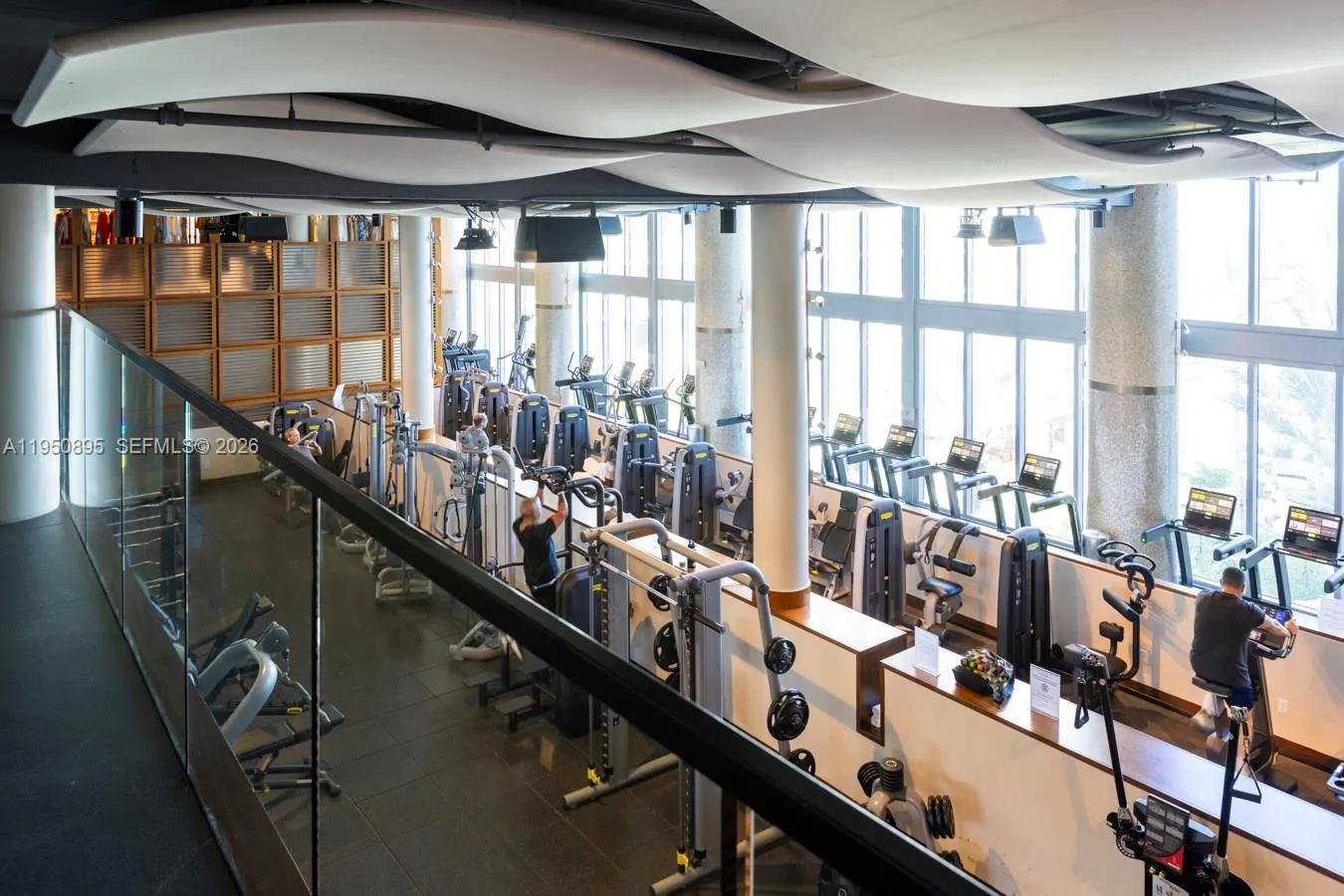 6799 Collins Ave 412, Miami Beach, Florida 33141, Miami Beach, Florida 33141, 2 Bedrooms Bedrooms, ,2 BathroomsBathrooms,Residential Lease,For Rent,6799 Collins Ave 412, Miami Beach, Florida 33141,A11950895