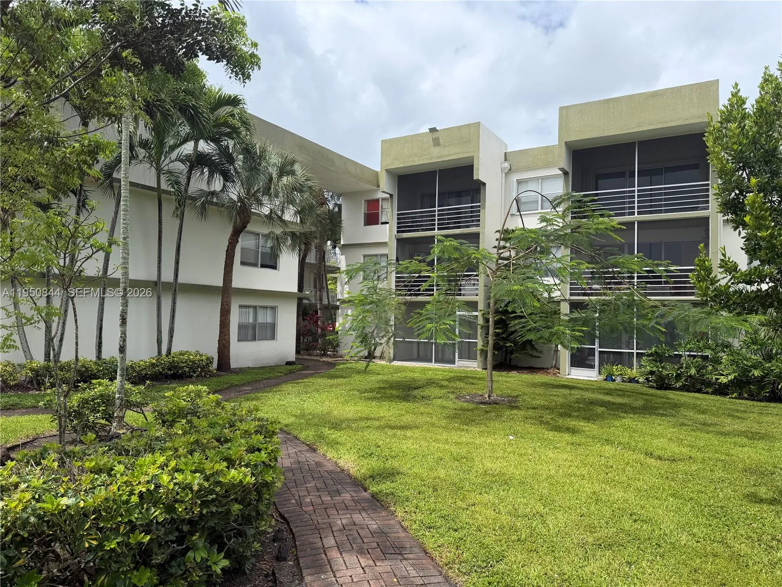 4235 N University Dr 107, Sunrise, Florida 33351, Sunrise, Florida 33351, 2 Bedrooms Bedrooms, ,2 BathroomsBathrooms,Residential Lease,For Rent,4235 N University Dr 107, Sunrise, Florida 33351,A11950844