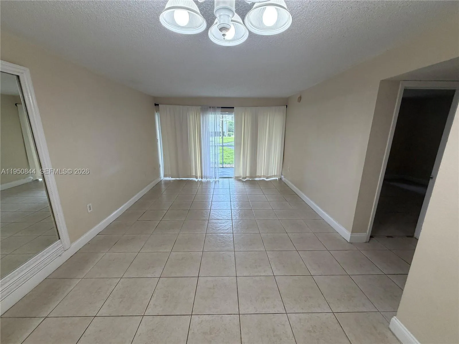 4235 N University Dr 107, Sunrise, Florida 33351, Sunrise, Florida 33351, 2 Bedrooms Bedrooms, ,2 BathroomsBathrooms,Residential Lease,For Rent,4235 N University Dr 107, Sunrise, Florida 33351,A11950844