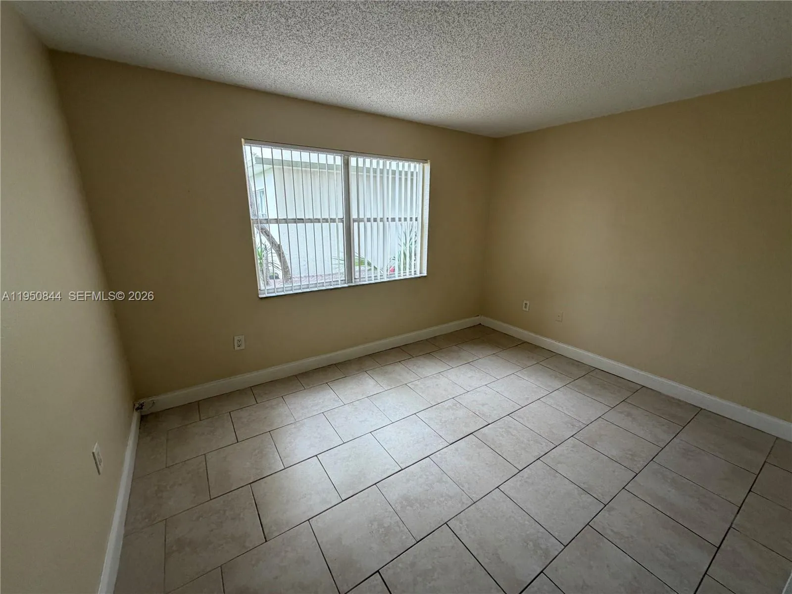4235 N University Dr 107, Sunrise, Florida 33351, Sunrise, Florida 33351, 2 Bedrooms Bedrooms, ,2 BathroomsBathrooms,Residential Lease,For Rent,4235 N University Dr 107, Sunrise, Florida 33351,A11950844