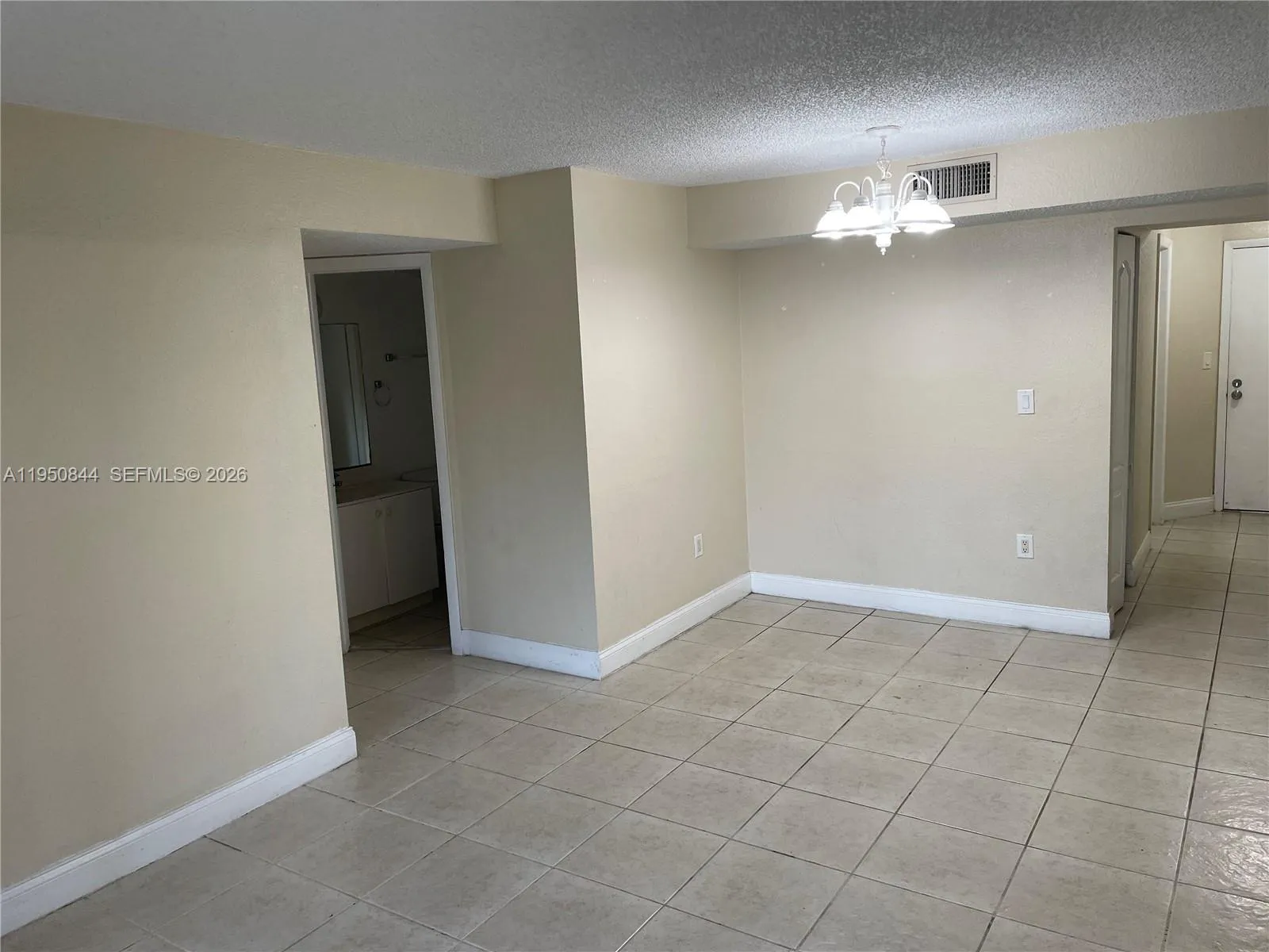 4235 N University Dr 107, Sunrise, Florida 33351, Sunrise, Florida 33351, 2 Bedrooms Bedrooms, ,2 BathroomsBathrooms,Residential Lease,For Rent,4235 N University Dr 107, Sunrise, Florida 33351,A11950844