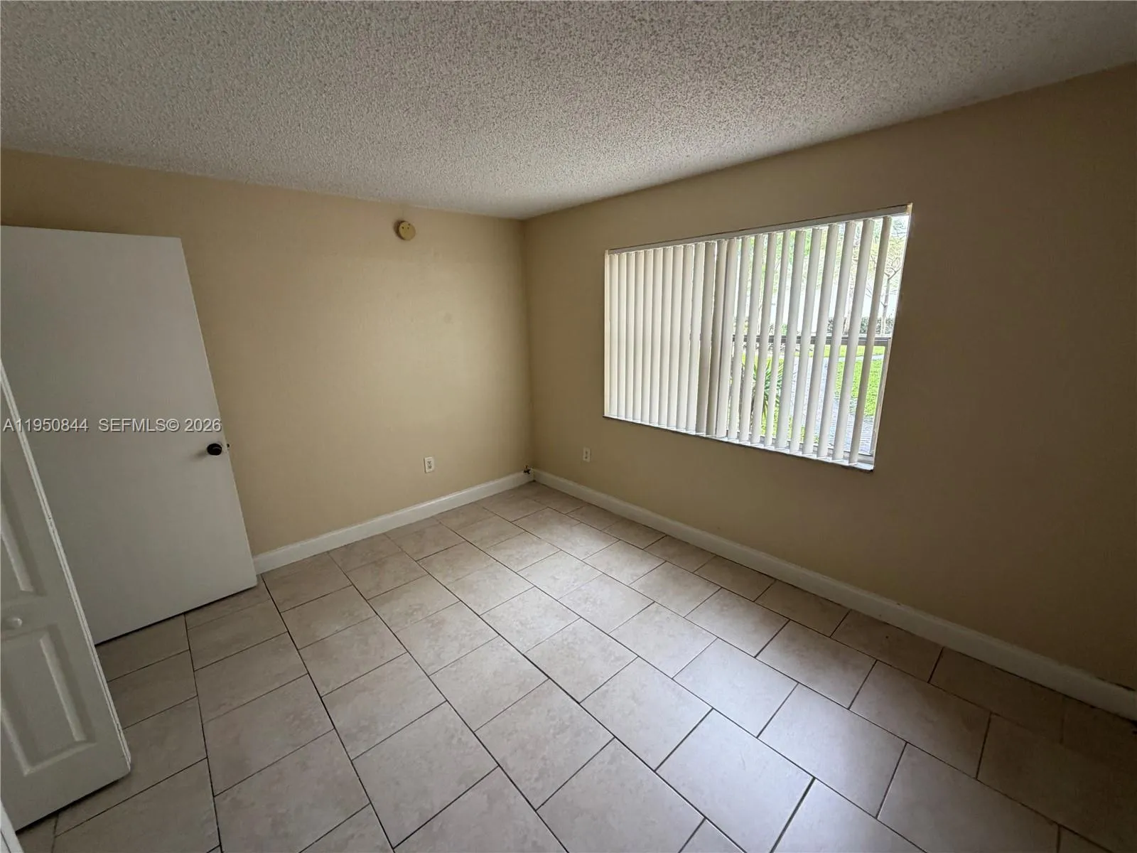 4235 N University Dr 107, Sunrise, Florida 33351, Sunrise, Florida 33351, 2 Bedrooms Bedrooms, ,2 BathroomsBathrooms,Residential Lease,For Rent,4235 N University Dr 107, Sunrise, Florida 33351,A11950844