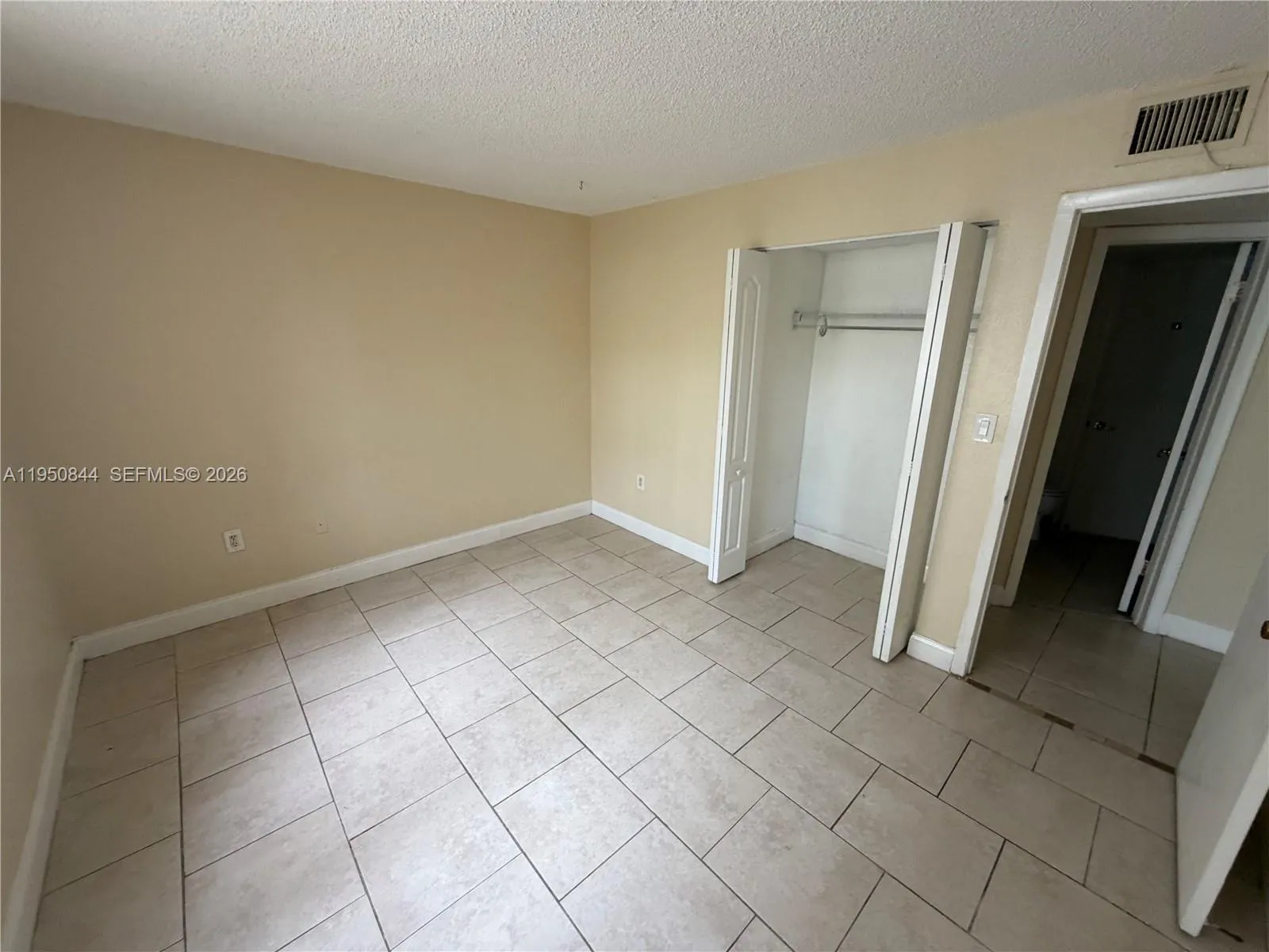4235 N University Dr 107, Sunrise, Florida 33351, Sunrise, Florida 33351, 2 Bedrooms Bedrooms, ,2 BathroomsBathrooms,Residential Lease,For Rent,4235 N University Dr 107, Sunrise, Florida 33351,A11950844