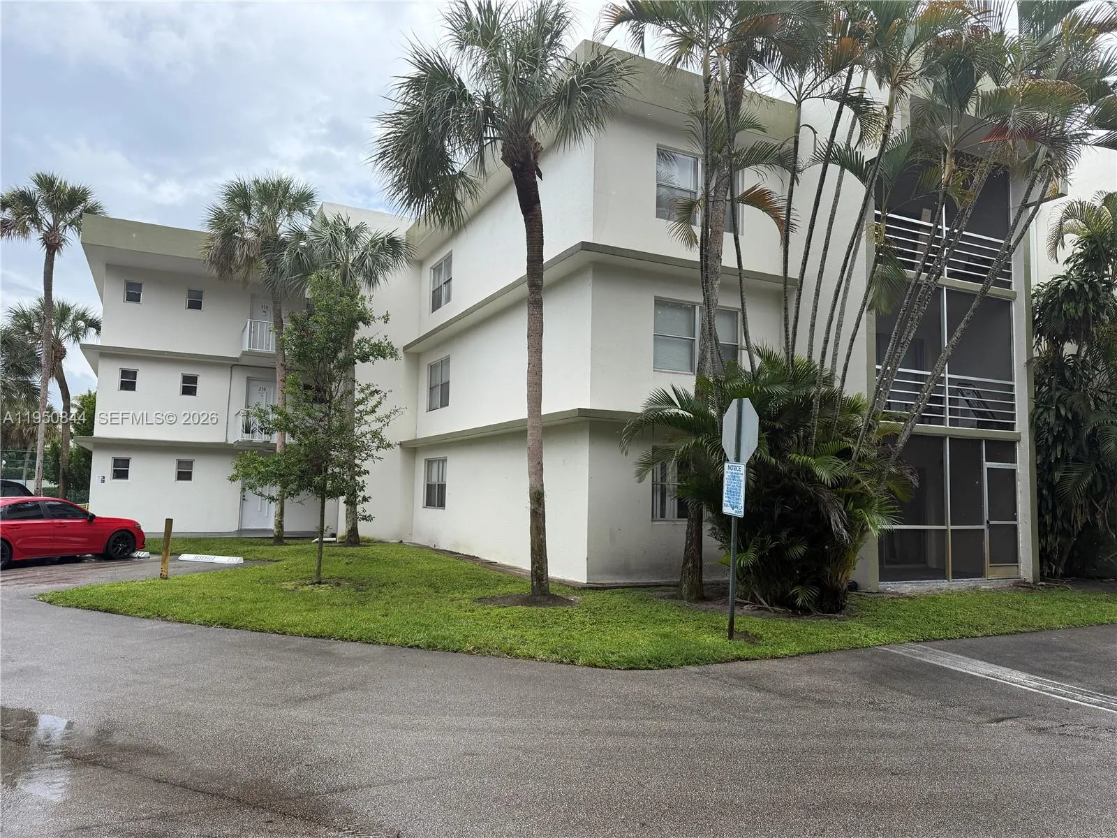 4235 N University Dr 107, Sunrise, Florida 33351, Sunrise, Florida 33351, 2 Bedrooms Bedrooms, ,2 BathroomsBathrooms,Residential Lease,For Rent,4235 N University Dr 107, Sunrise, Florida 33351,A11950844