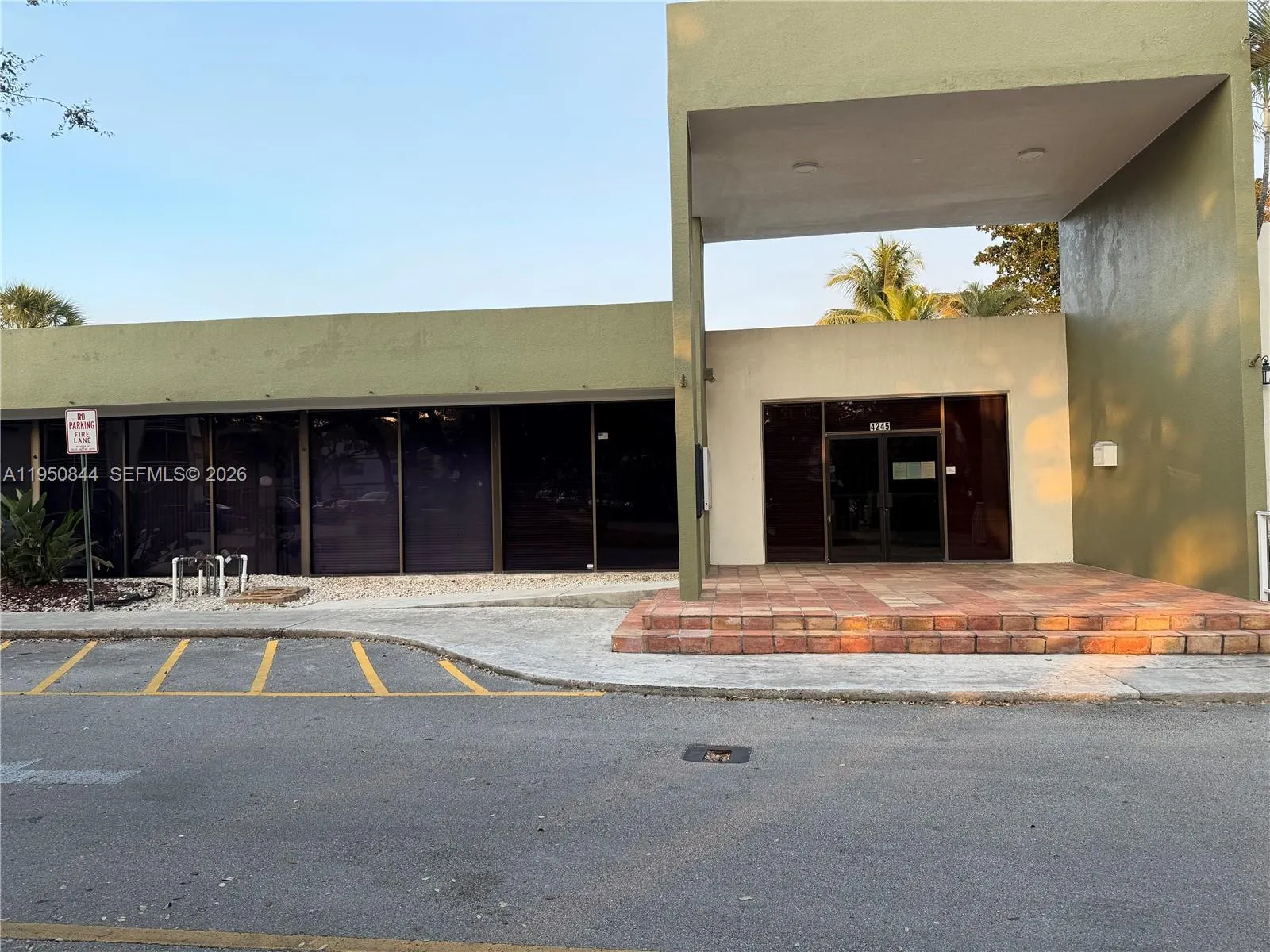 4235 N University Dr 107, Sunrise, Florida 33351, Sunrise, Florida 33351, 2 Bedrooms Bedrooms, ,2 BathroomsBathrooms,Residential Lease,For Rent,4235 N University Dr 107, Sunrise, Florida 33351,A11950844