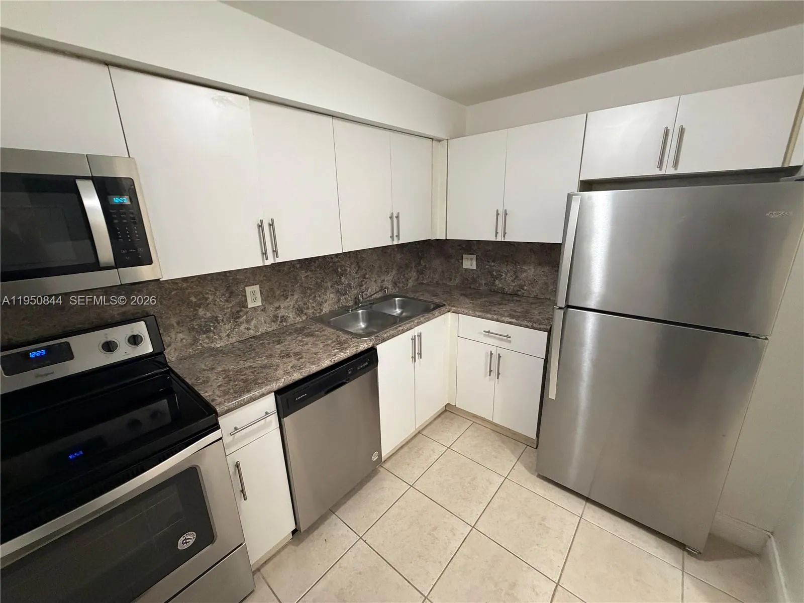 4235 N University Dr 107, Sunrise, Florida 33351, Sunrise, Florida 33351, 2 Bedrooms Bedrooms, ,2 BathroomsBathrooms,Residential Lease,For Rent,4235 N University Dr 107, Sunrise, Florida 33351,A11950844