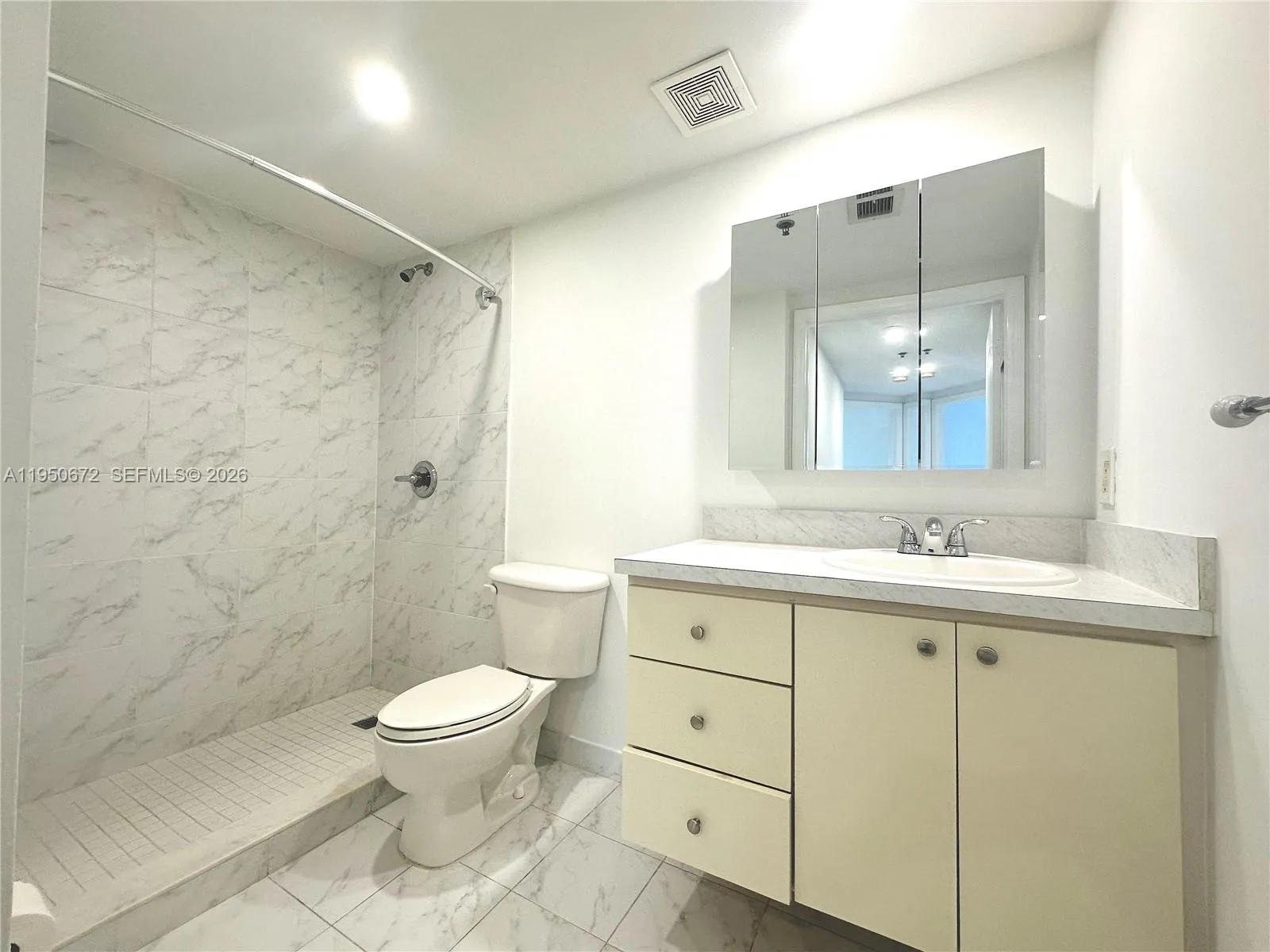 9340 Fontainebleau Blvd 406, Miami, Florida 33172, Miami, Florida 33172, 3 Bedrooms Bedrooms, ,2 BathroomsBathrooms,Residential Lease,For Rent,9340 Fontainebleau Blvd 406, Miami, Florida 33172,A11950672