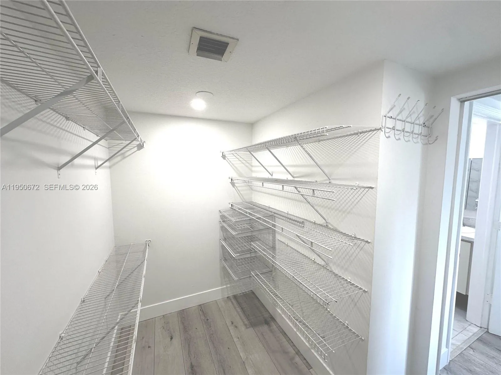 9340 Fontainebleau Blvd 406, Miami, Florida 33172, Miami, Florida 33172, 3 Bedrooms Bedrooms, ,2 BathroomsBathrooms,Residential Lease,For Rent,9340 Fontainebleau Blvd 406, Miami, Florida 33172,A11950672